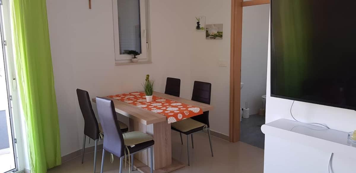 Abc Apartmani Vrsi Bagian luar foto